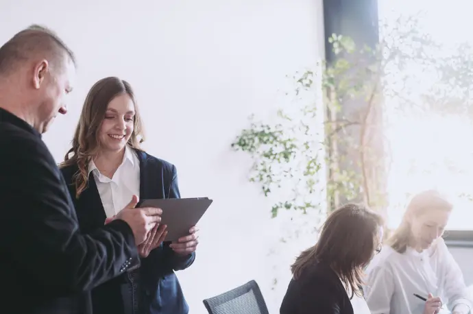 Mitarbeiterinnen und Mitarbeiter von Dr. Wallner Engineering GmbH präsentieren innovative Lösungen